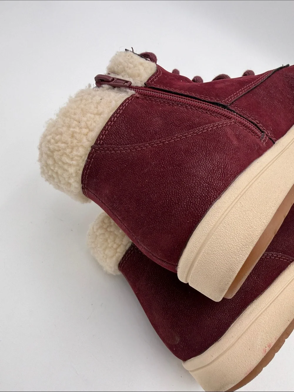 Clarks Burgundy Suede Shearling-Lined Ankle Booties women 7.5 M casual cozy Y2K
